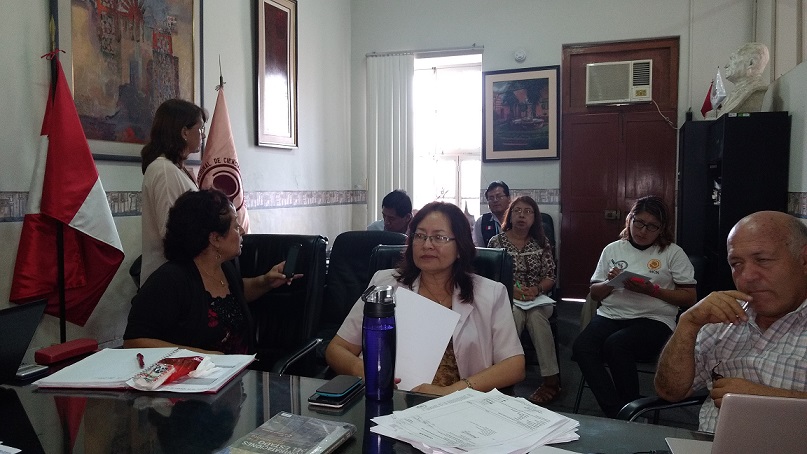 Directora dirige acciones preventivas ante emergencia