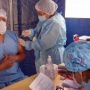 Personal asistencial es vacunado con tercera dosis
