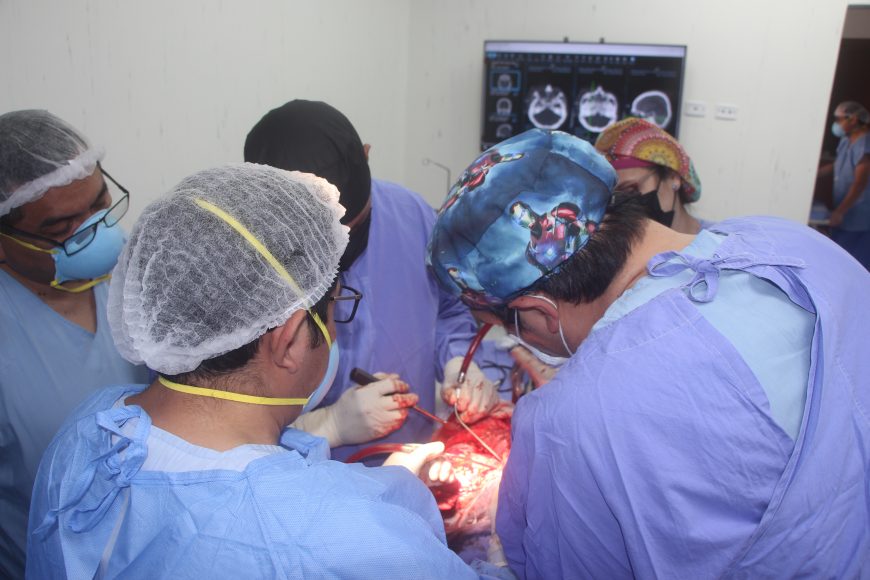 Instituto Nacional de Ciencias Neurológicas salva vida de joven que se le incrustó una tabla en el ojo y cerebro