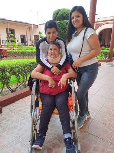 Apolonia Haro y sus hijos